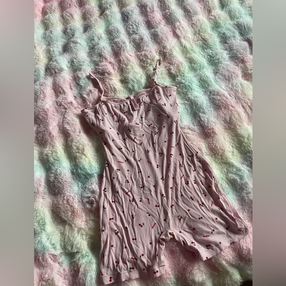 Skims Valentines, cherry print onesie - Picture 3 of 3